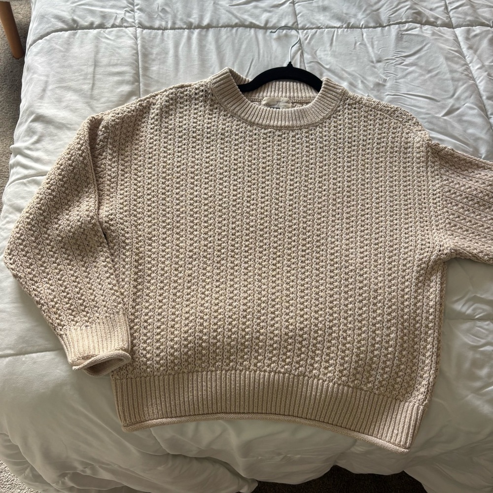Universal Thread Cream Crew Neck Sweater